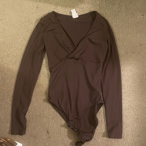 H&M brown bodysuit V neck - Size : P / S - Picture 1 of 1